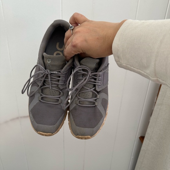 On Running Women’s Gray Running Shoes - Picture 3 of 4